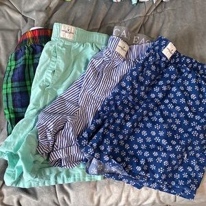 4 pairs of American Eagle boxers